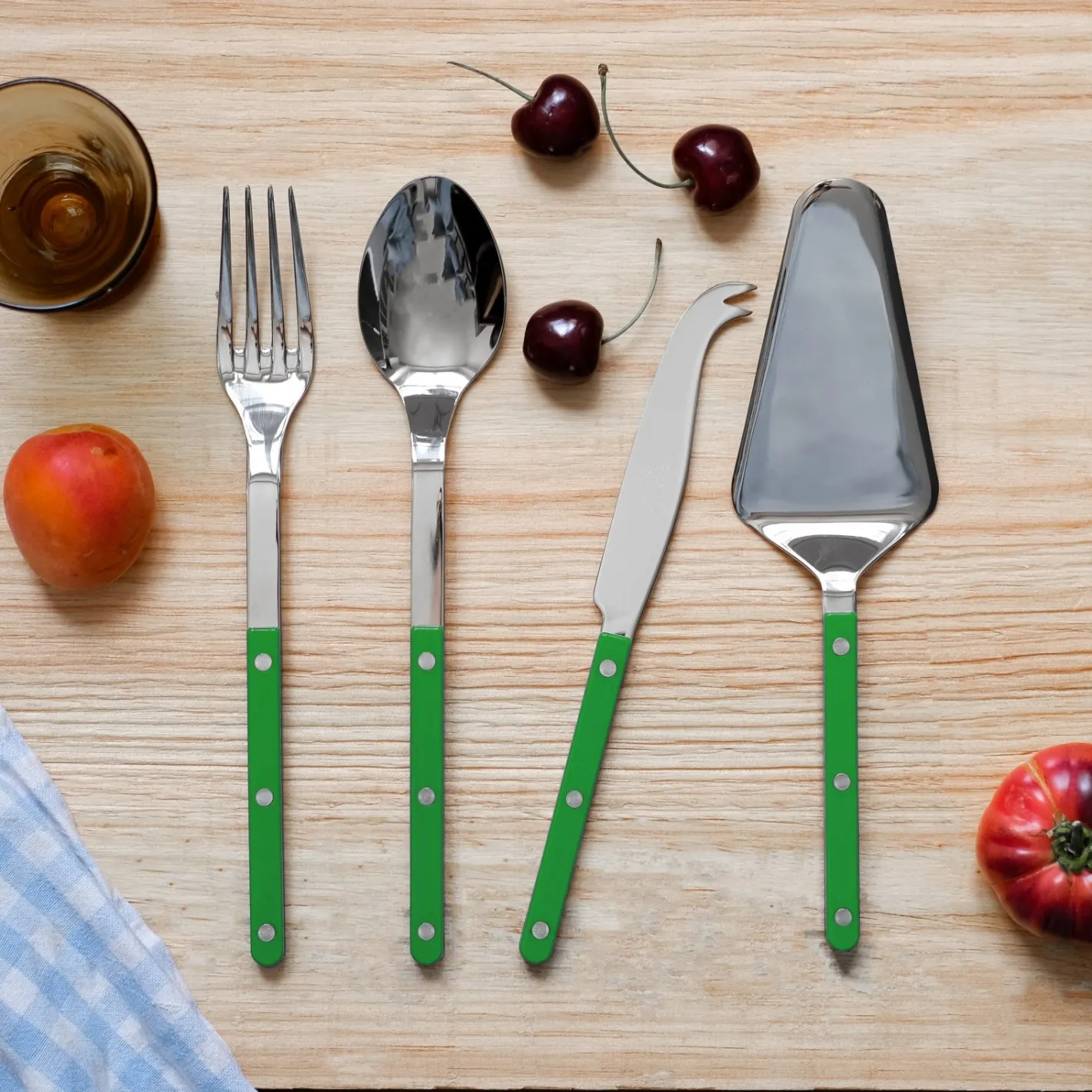 Sabre Paris Bistrot Solid, Garden green | Set Of 4 Must-have Serving Pieces