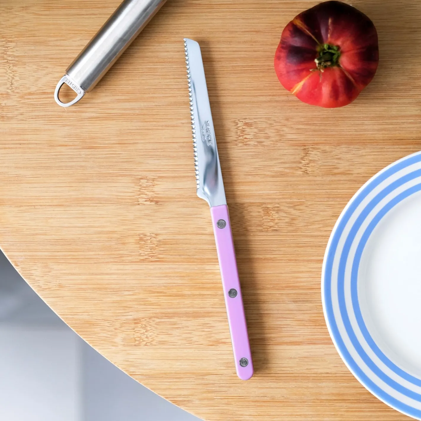 Sabre Paris Bistrot Solid, Pink | Tomato Knife