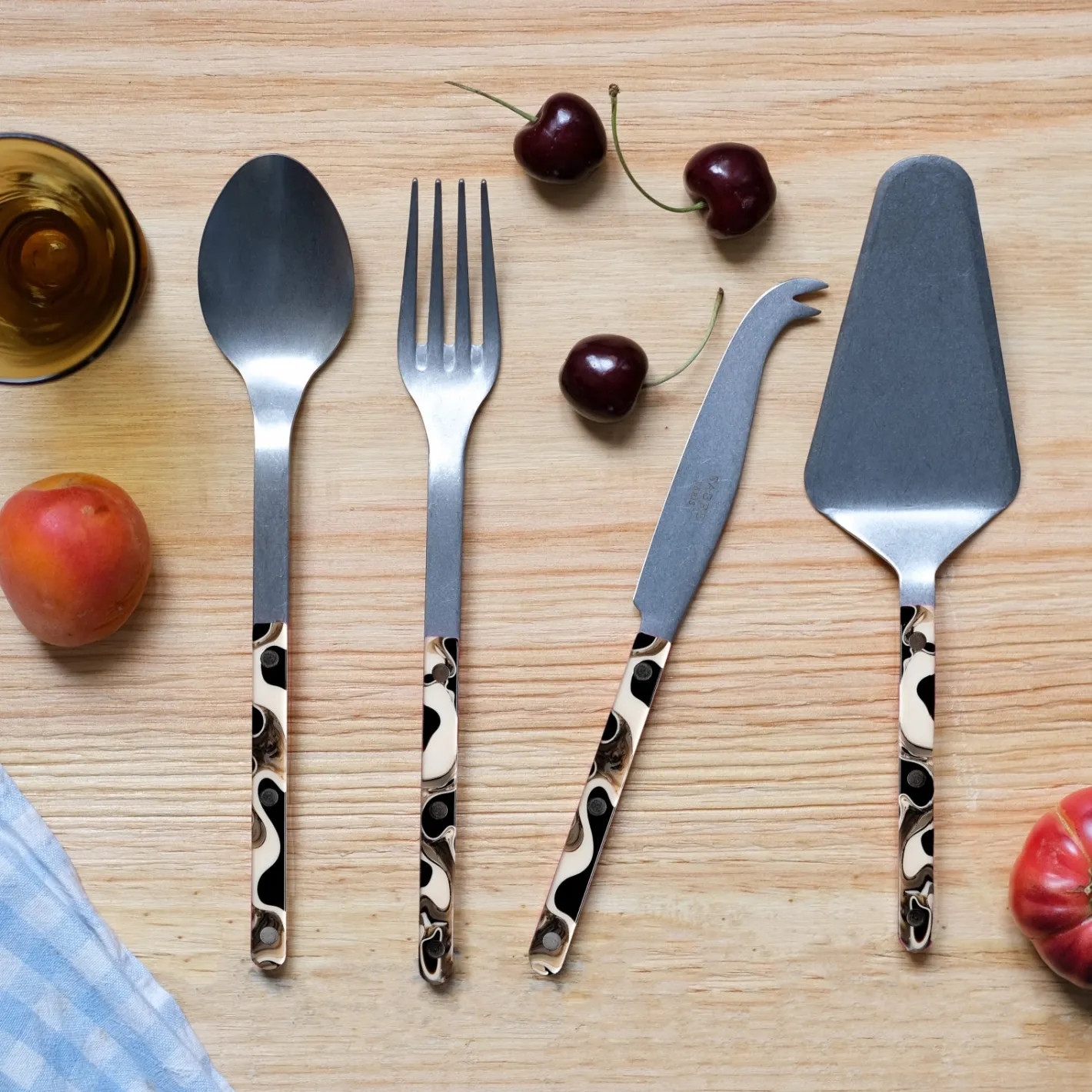 Sabre Paris Bistrot Vintage Dune, Dune Black | Set Of 4 Must-have Serving Pieces