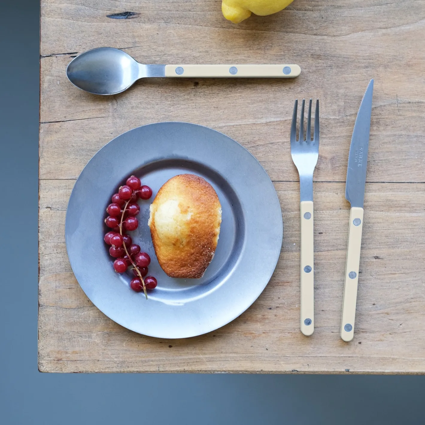 Sabre Paris Bistrot Vintage Solid, Light kaki | Dessert Spoon