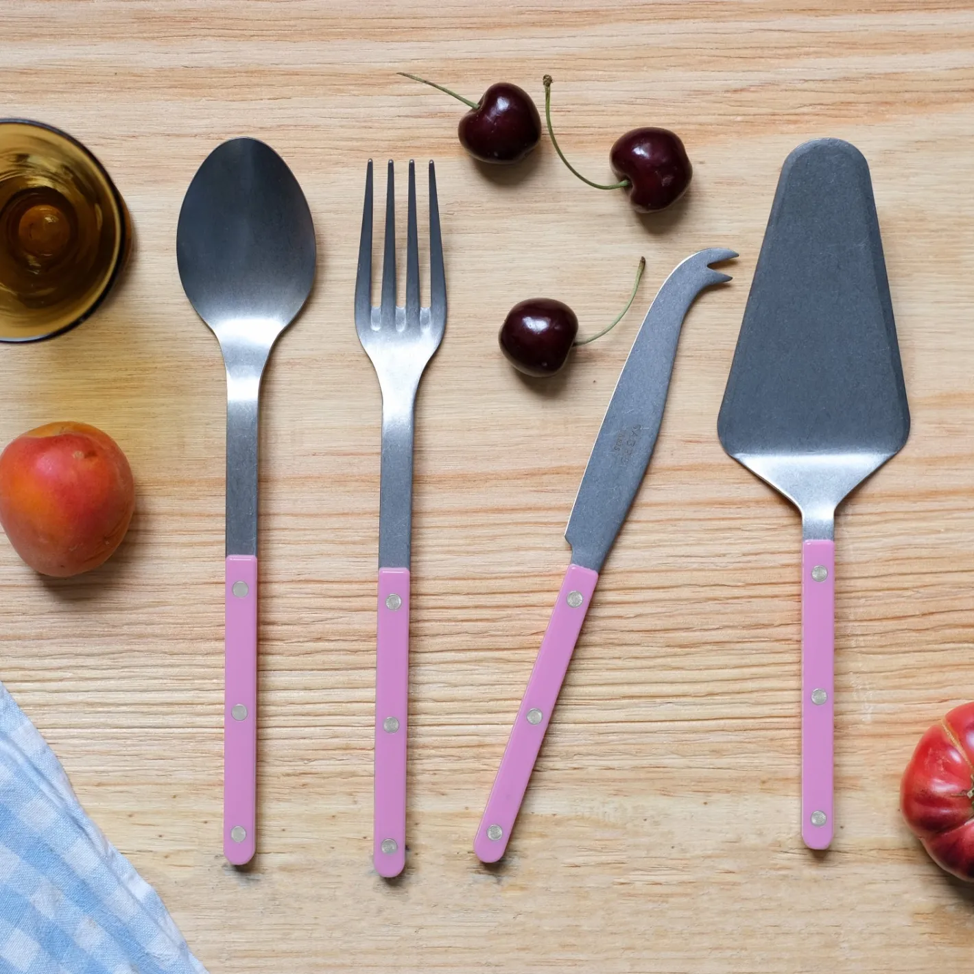 Sabre Paris Bistrot Vintage Solid, Pink | Set Of 4 Must-have Serving Pieces