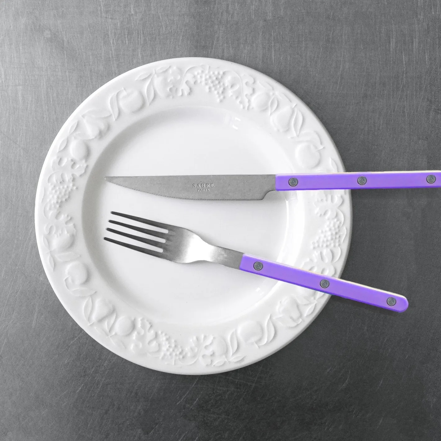 Sabre Paris Bistrot Vintage Solid, Purple | Dinner Knife