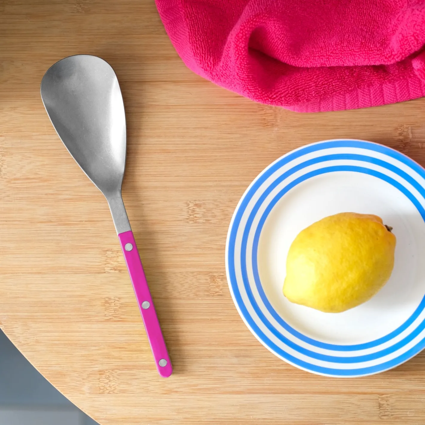 Sabre Paris Bistrot Vintage Solid, Raspberry | Rice Spoon